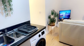 Apartment | 2 bedrooms, iron/ironing board, free WiFi, bed sheets
