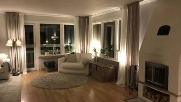 Smart-TV, Kamin, Videospiele