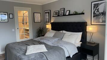 4 bedrooms, iron/ironing board, WiFi
