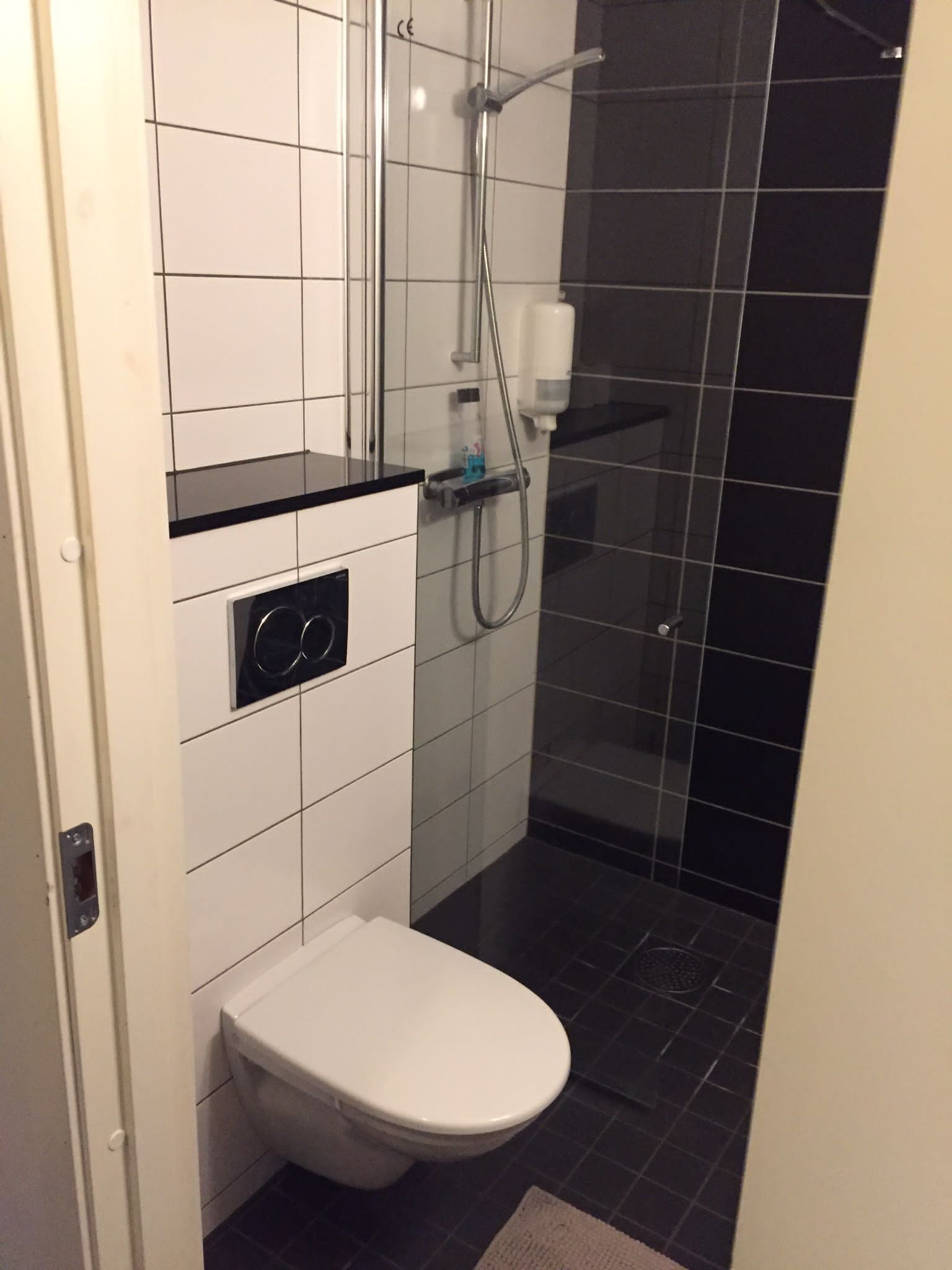 Lägenhet - 2 enkelsängar | Badrum | Dusch och handdukar