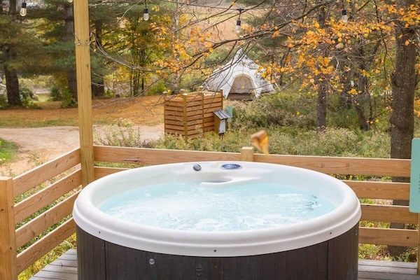 Tina de hidromasaje al aire libre