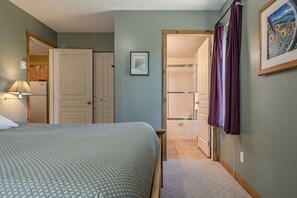 2 bedrooms, desk, free WiFi, bed sheets