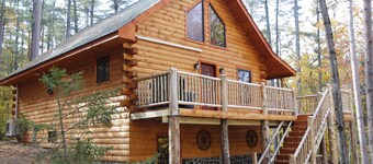 Adirondack Retreat w/ Hot Tub + Outdoor Firepit