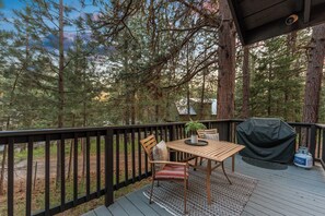 تناول الطعام بالخارج