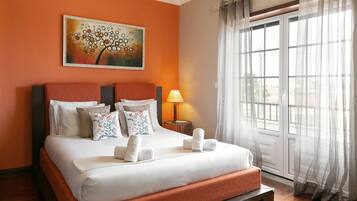 3 makuuhuonetta, vauvan matkasänky, internet, vuodevaatteet