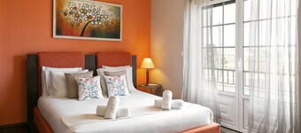 Ocean Breeze Villa - Spacious and Sunny