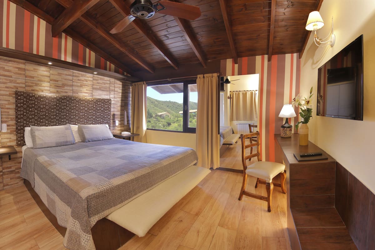 Comfort bungalow | 2 slaapkamers, een kluis op de kamer, individueel gedecoreerd