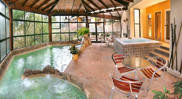 Indoor spa tub