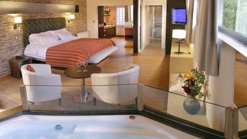 Suite Romantique | Coffres-forts dans les chambres, décoration personnalisée, bureau