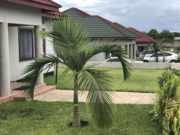 المنطقة المحيطة بالمنشأة