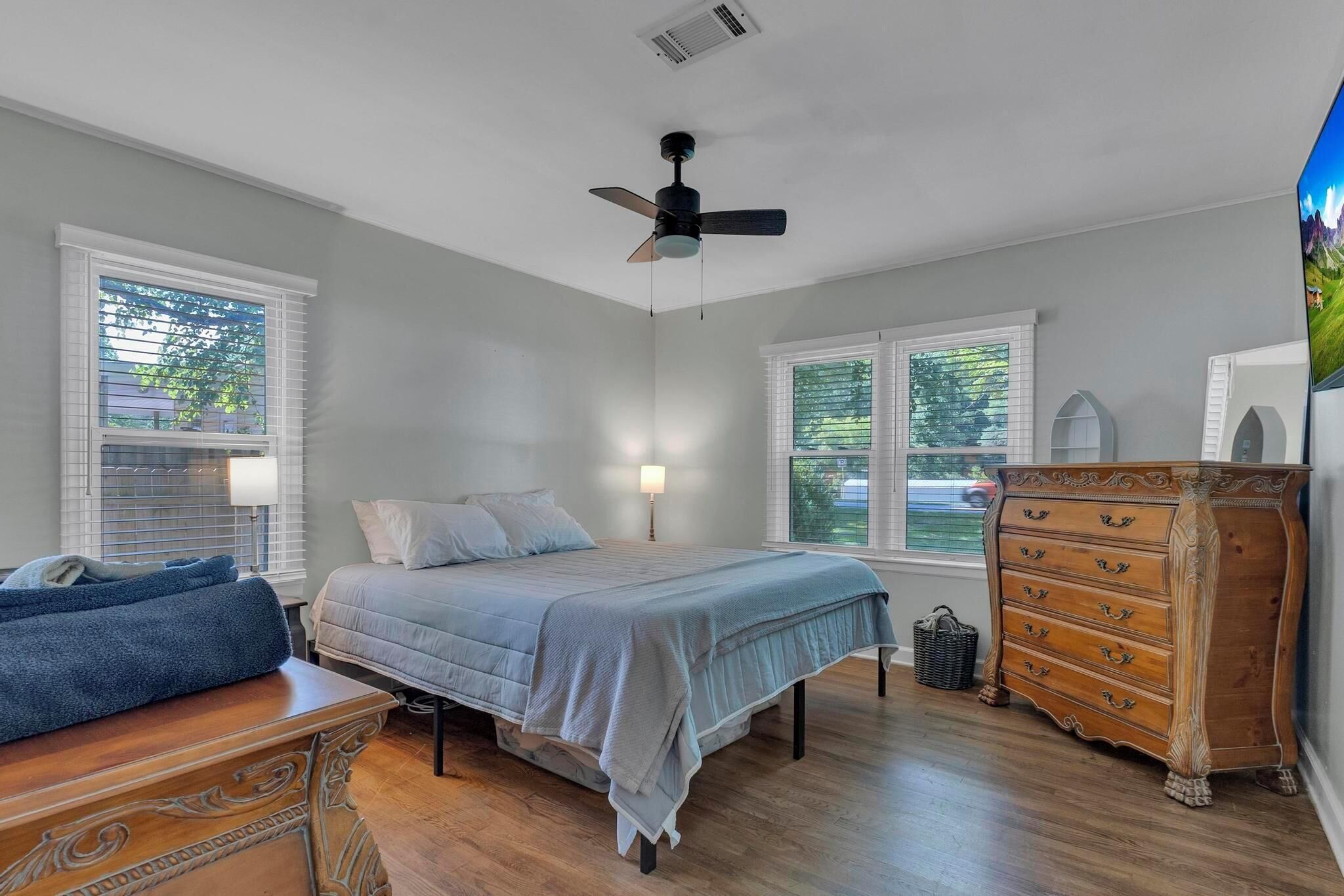 2 bedrooms, desk, iron/ironing board, free WiFi