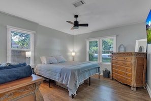 2 bedrooms, desk, iron/ironing board, free WiFi