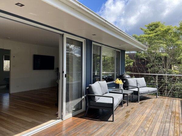 Terrace/patio - Orion Paradise Beach house Vincentia 5 Min walk to the beach (Vincentia)