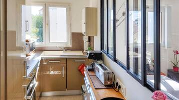 Refrigerador, horno, parrilla de estufa y lavavajillas