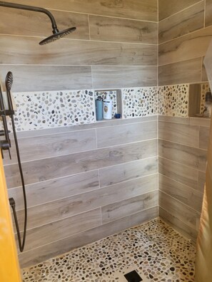 Bathtub, hair dryer, towels, soap - Luxury ranch home/cabin mountain retreat Carson Natl Forrest (Cebolla)