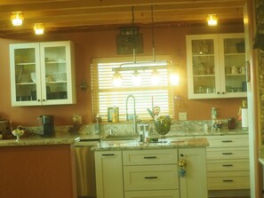 Fridge, microwave, oven, stovetop - Luxury ranch home/cabin mountain retreat  Carson Natl Forrest (Cebolla)