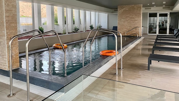 Indoor/outdoor pool - Departamento Arenales 1 (Concon)