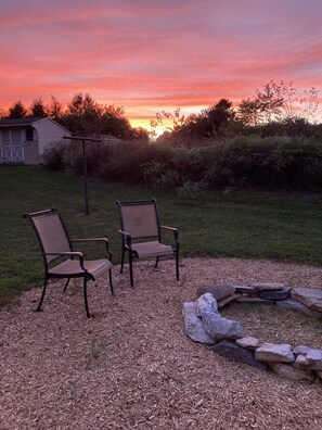 Property grounds - Remodeled country home in neighborhood with Amish farms, fire pit in back yard (Myerstown)