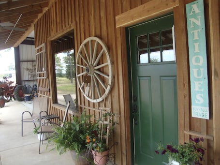 Exterior detail. Southern Comfort Cabin- minutes from the river and the lake!