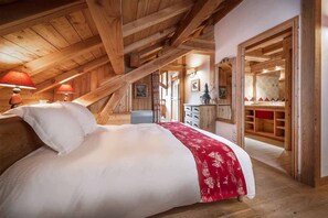 7 bedrooms, free WiFi, bed sheets