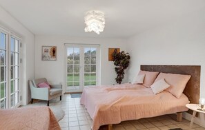 4 bedrooms, travel cot, free WiFi