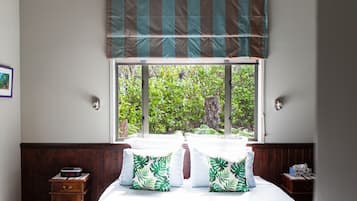 4 bedrooms, WiFi, bed sheets