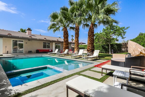 Outdoor pool, a heated pool