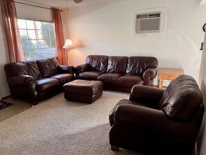 Smart TV, fireplace, computer monitors, printers - Roomy three bedroom home with Boat/RV parking (Coulee Dam)