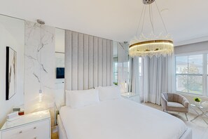 6 bedrooms, iron/ironing board, WiFi, bed sheets