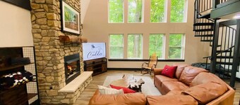 Fully Renovated Cabin in Hocking Hills - Hot Tub, Game Room, Wifi, Fireplace