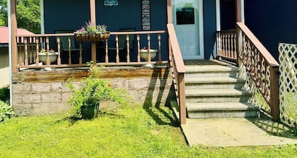 Beautiful cottage, close to rivers, creeks, lakes for fishing, boating, hunting