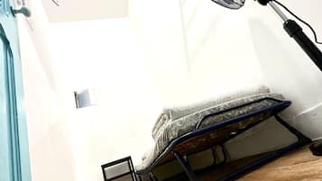 Quarto solteiro básico, 1 cama de solteiro | Wi-Fi de cortesia, roupa de cama