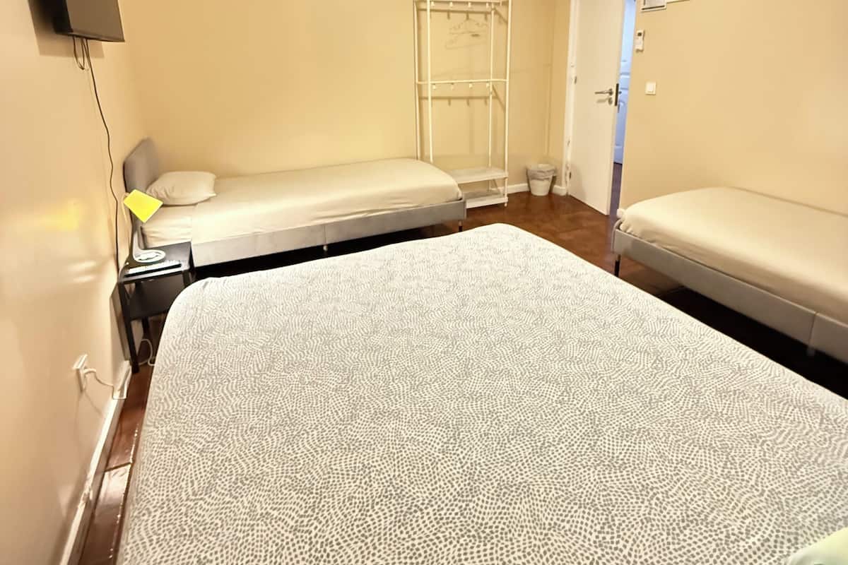Basic Quadruple Room | Free WiFi, bed sheets