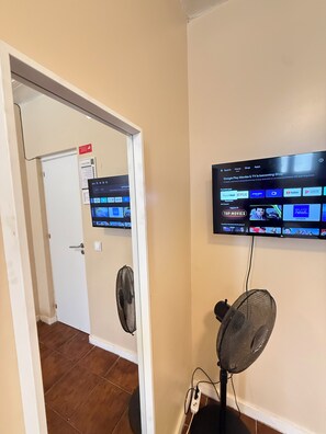 Chambre Confort double | Accès au Wi-Fi (inclus), literie fournie