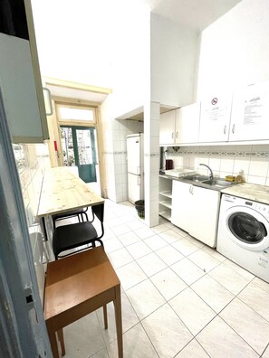 Kühlschrank, Mikrowelle