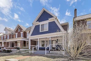 Exterior - Gatsby vibes house in Old Oaks, close to everything (Columbus)