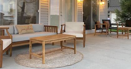 *New Listing* Cozy Lakefront Home - 10 Miles from Culver Academy