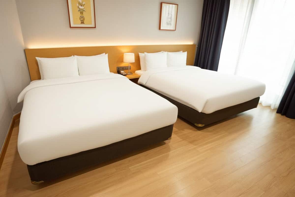 Corner Family Quadruple | In-room safe, blackout drapes, soundproofing, free WiFi