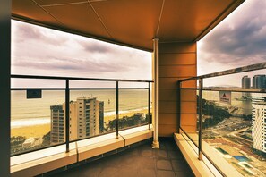Family Suite Ocean | 1 bedroom, in-room safe, blackout drapes, soundproofing