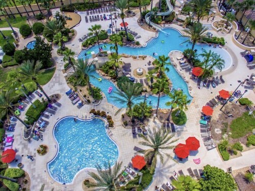 Fabulous Resort Townhome Getaway near Disney