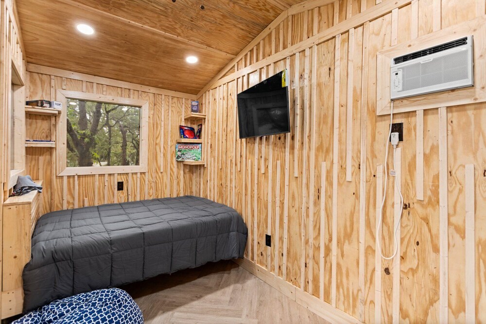 Modern & Luxe Home with a Cozy Treehouse Tampa FeWodirekt