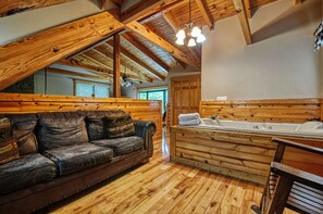 Interior - Peaceful Cabin the Smokies - Ideally located between Pigeon Forge and Gatlinburg (Gatlinburg)