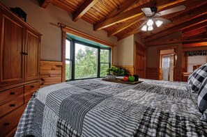3 habitaciones, escritorio, tabla de planchar con plancha y wifi gratis 