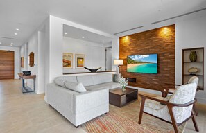 テレビ、暖炉、ステレオ