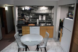 Fridge, microwave, dishwasher, coffee/tea maker