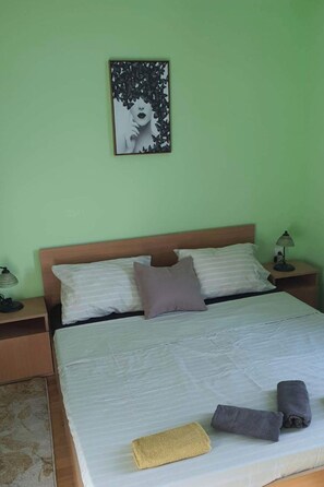 1 camera, ferro/asse da stiro, Wi-Fi, lenzuola