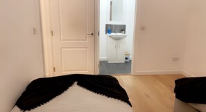 2 chambres, fer et planche à repasser, Wi-Fi, literie fournie