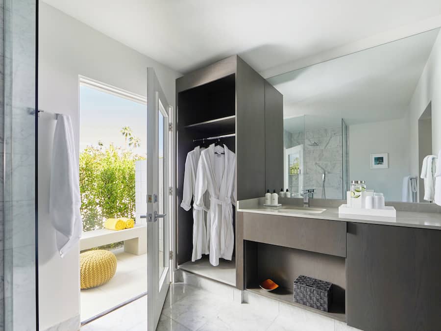 King Room with Patio | Bathroom | Shower, rainfall showerhead, hair dryer, bathrobes