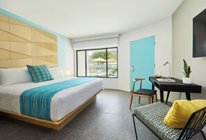 King Studio | Premium bedding, pillowtop beds, in-room safe, desk - Twin Palms Resort - A Gay Men's Resort (Palm Springs)