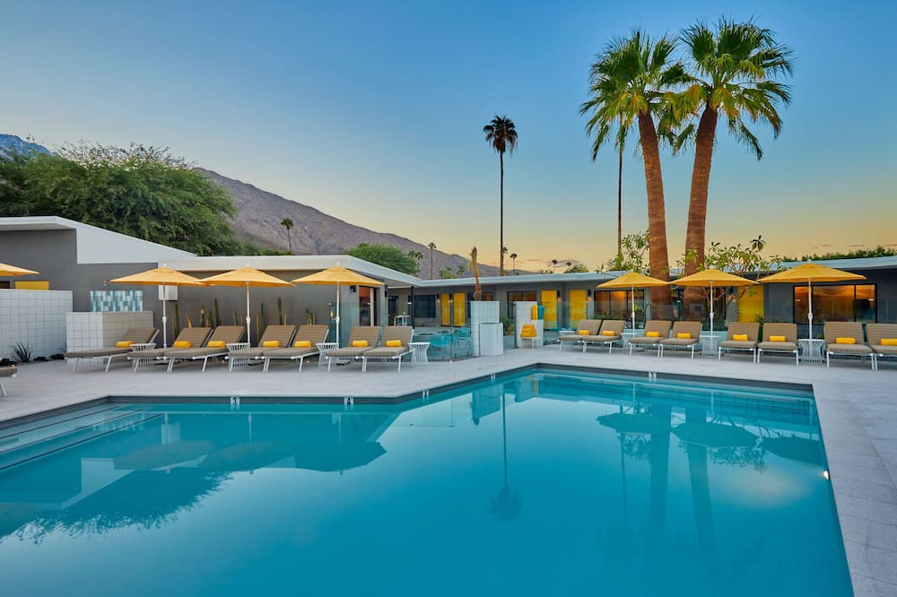 Twin Palms Resort - A Gay Men's Resort